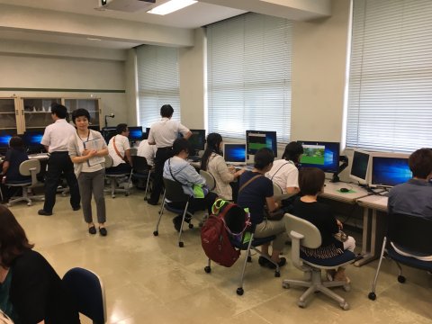 情報システム学科の模擬授業の様子